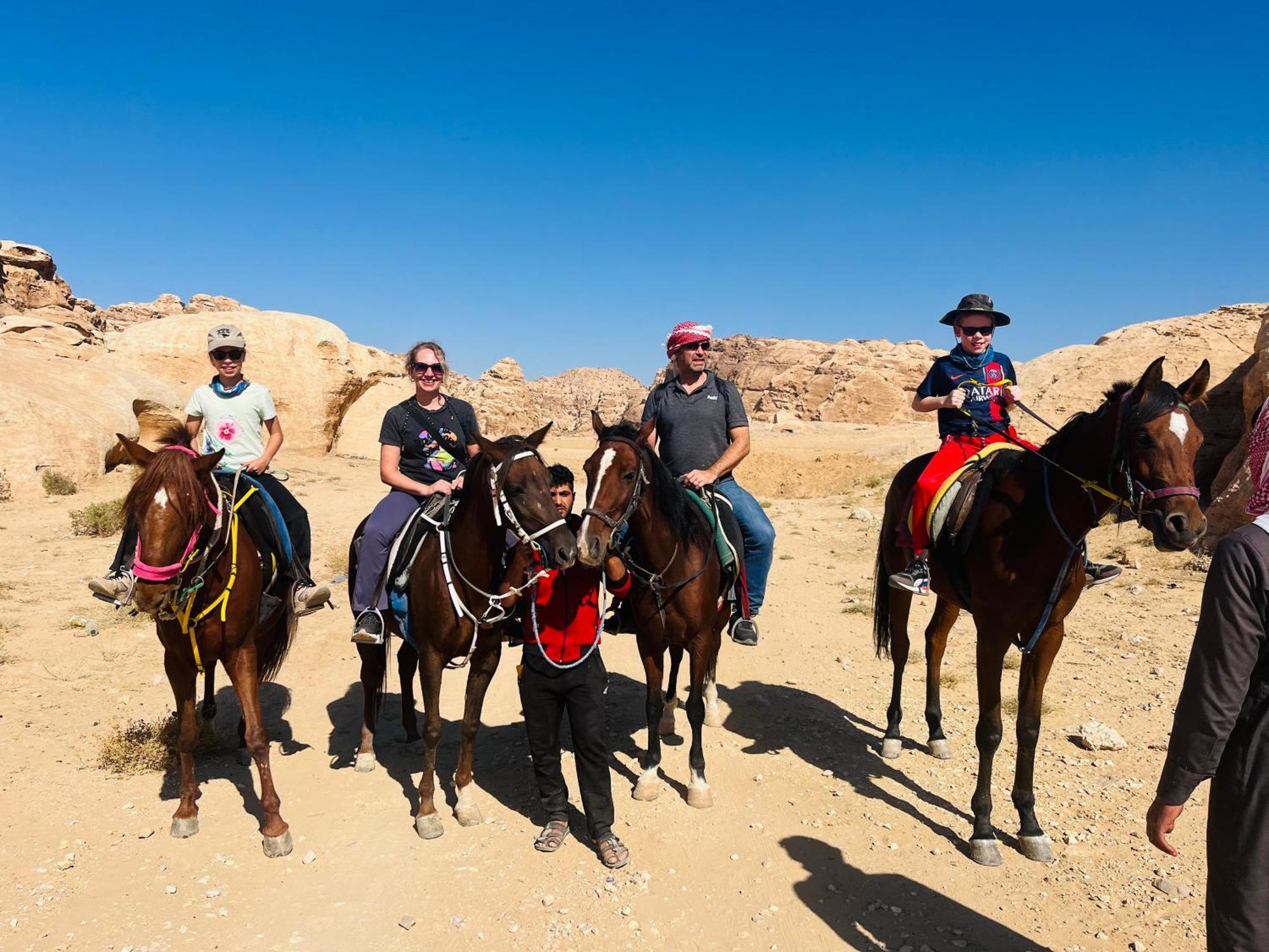 Petra Royal Ranch Bed & Breakfast Wadi Musa Ngoại thất bức ảnh